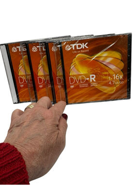 TDK DVD-R Recordable DVDs - 4 DVD-Rs WITH SEALED JEWEL CASES 1-16X 4.7GB NWOT